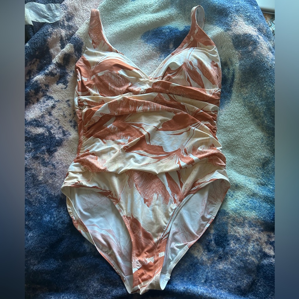 NWOT Emerald Bay one piece swimsuit